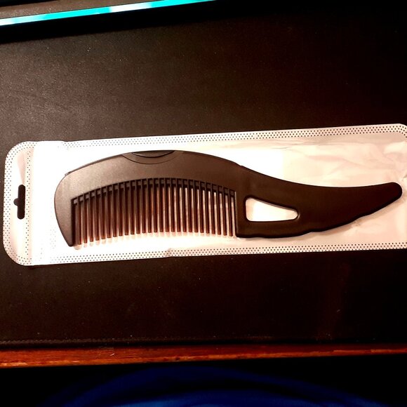 NEW!! Dandruff Comb, Detoxing Comb Energy Massage Comb, Hollow Tooth Button Comb - Picture 1 of 7